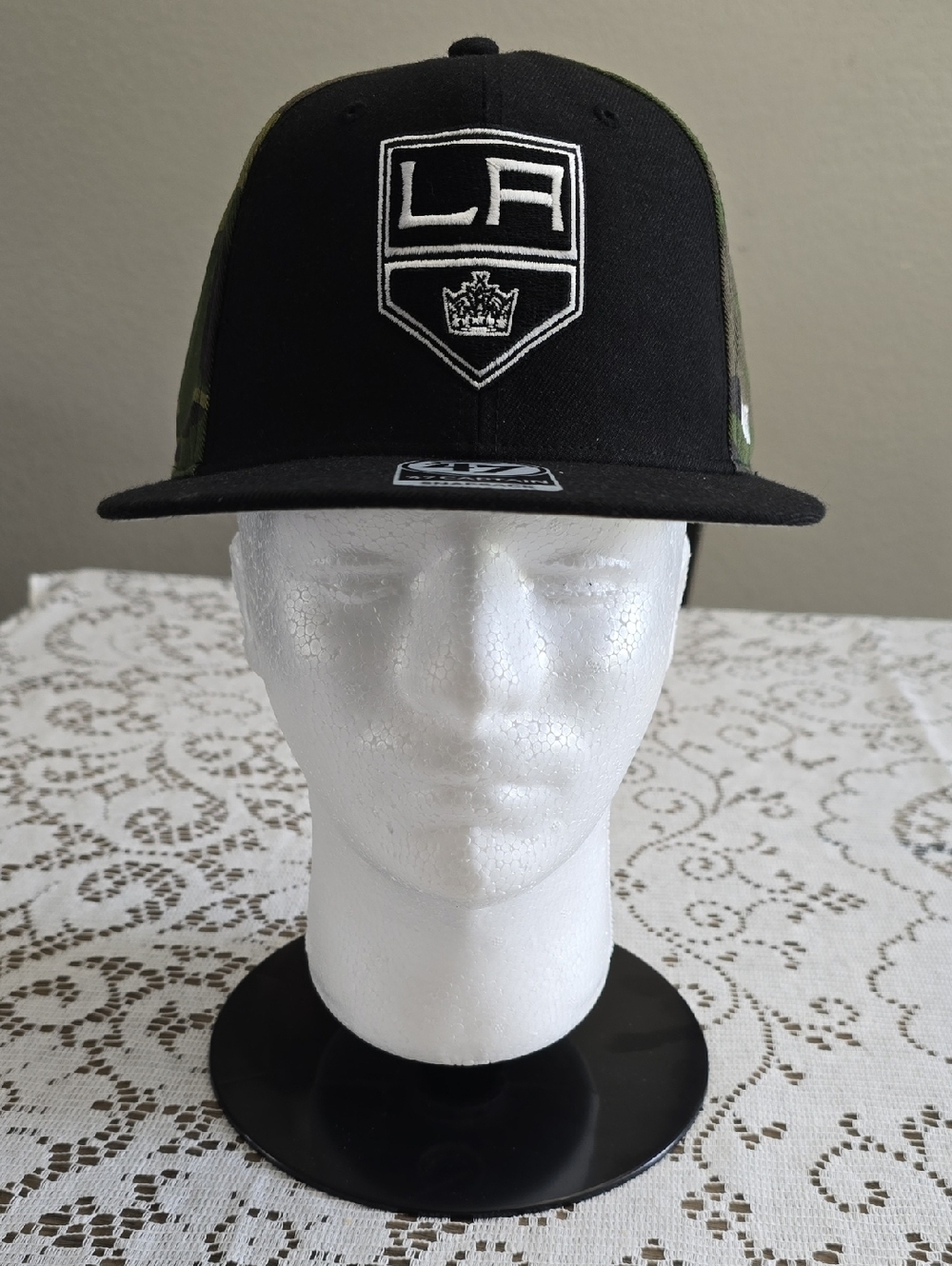 LA Kings Embroidered Snapback Hat